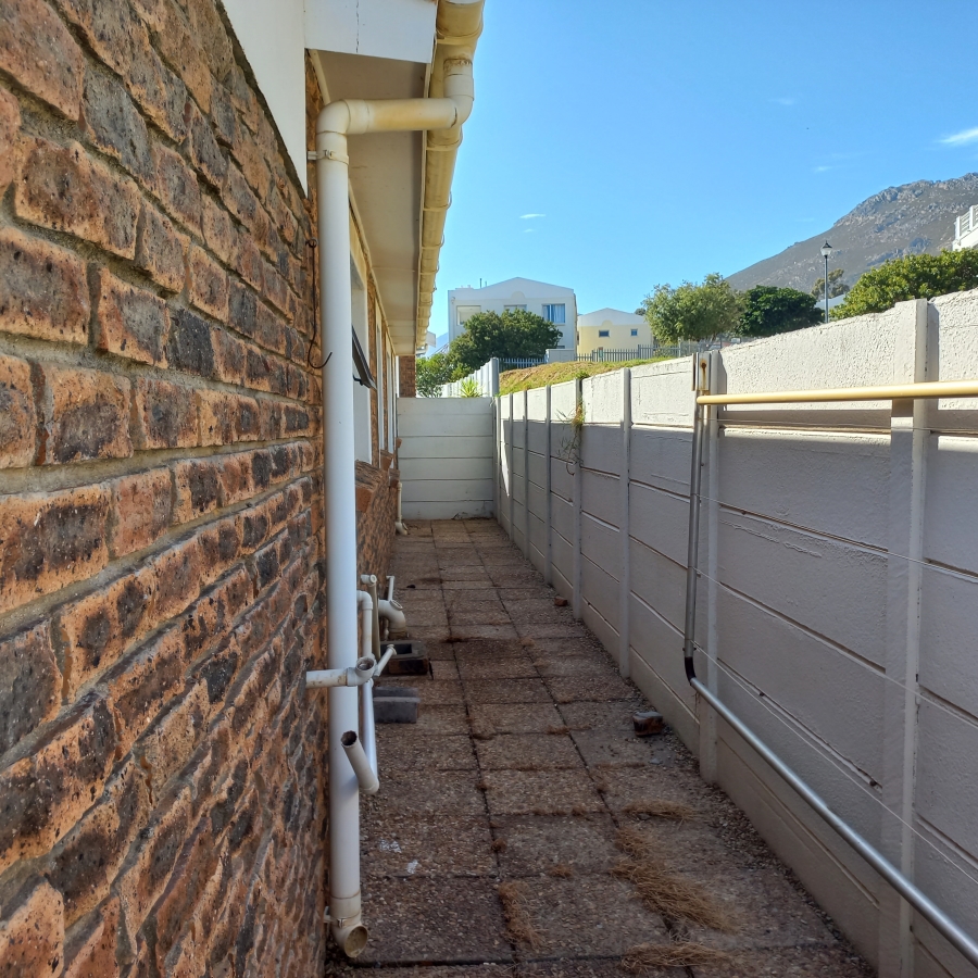 To Let 3 Bedroom Property for Rent in Mountainside Western Cape